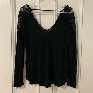 AE lace shoulder top - like new
